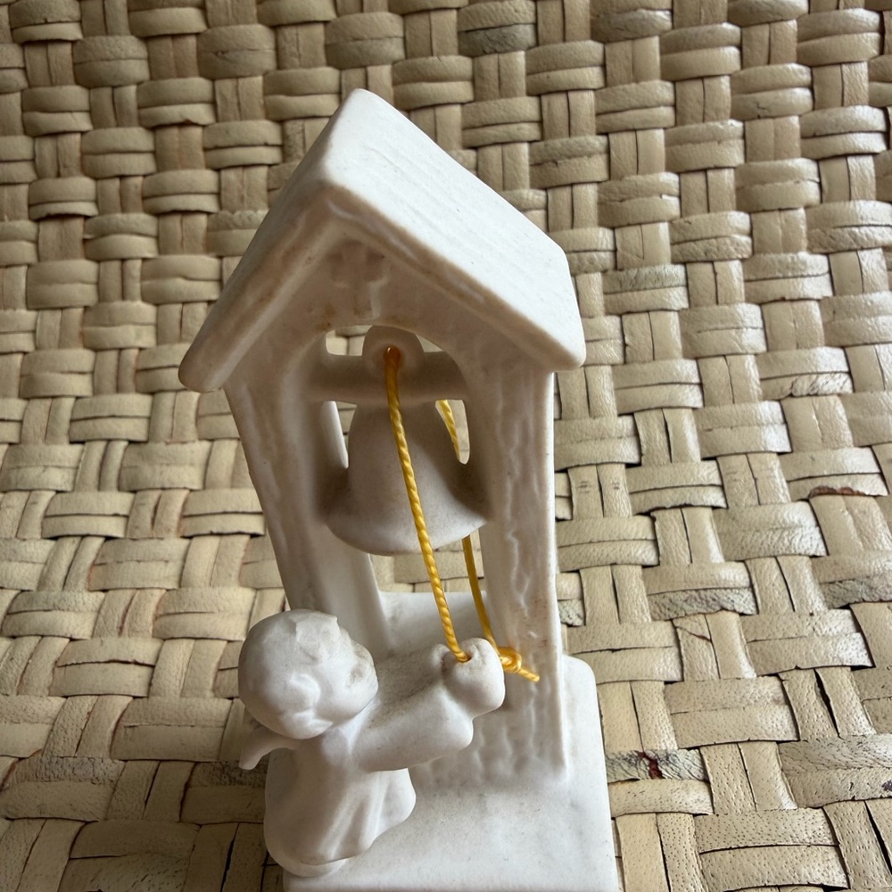 Angel Ringing Bell Figurine goebel Germany Spo 48